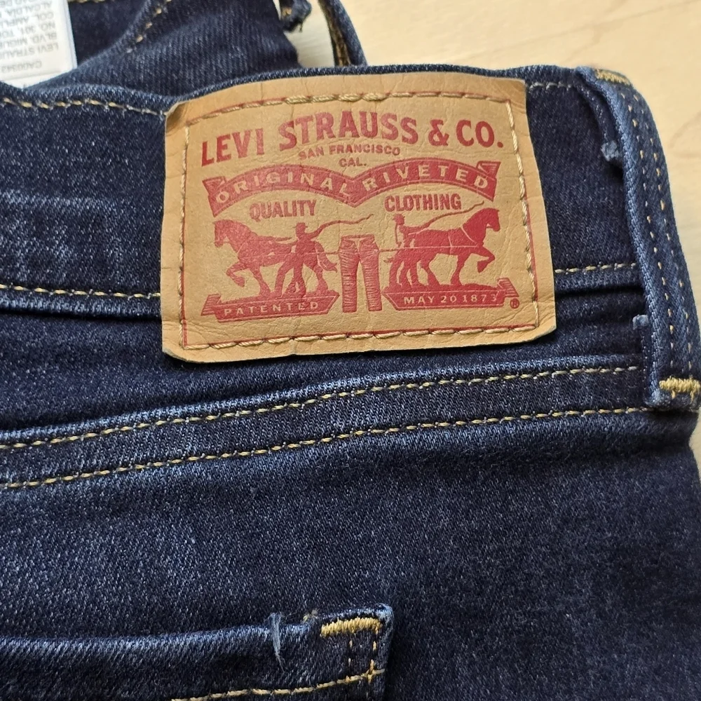 Levis 505 Straight Jeans Size 10 (30 Waist, 32 Length)